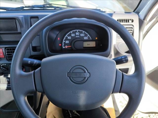 NISSAN CLIPPER TRUCK 4WD 2025 Image 31