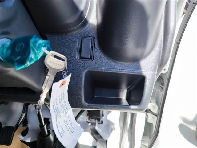 NISSAN CLIPPER TRUCK 4WD 2025 Image 31