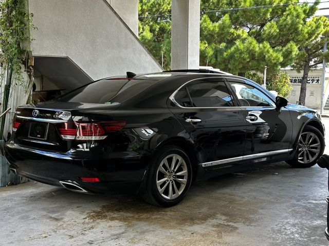 TOYOTA LEXUS LS600HL 2015 Image 31
