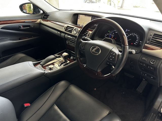 TOYOTA LEXUS LS600HL 2015 Image 31