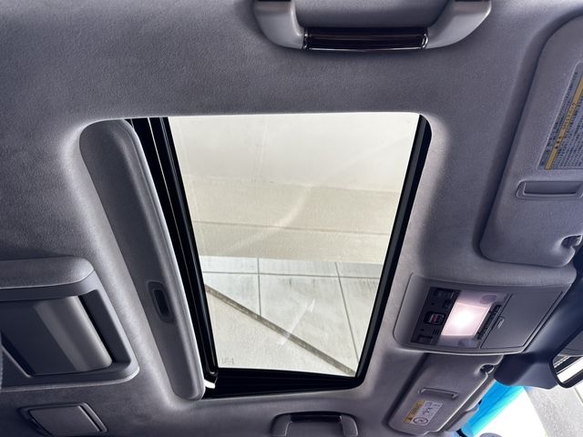 TOYOTA LEXUS LS600HL 2015 Image 31