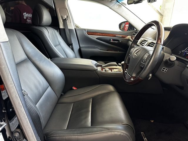 TOYOTA LEXUS LS600HL 2015 Image 31