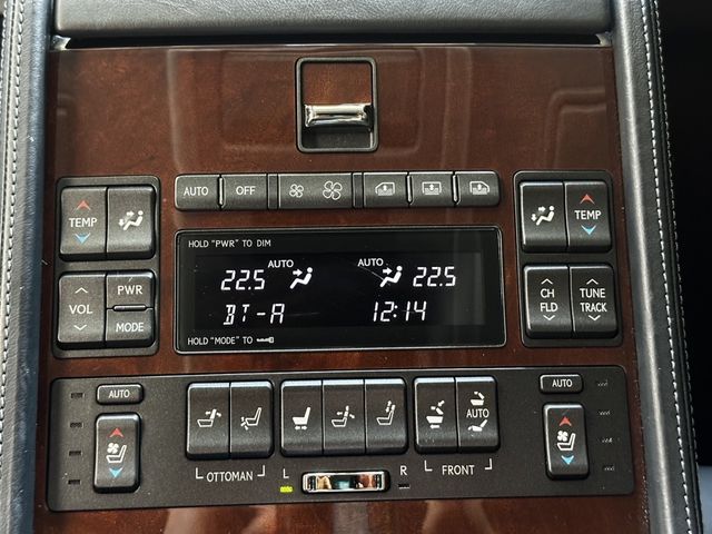 TOYOTA LEXUS LS600HL 2015 Image 31