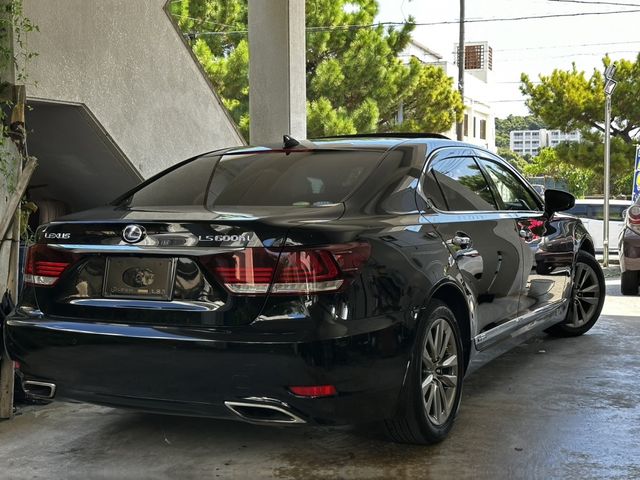 TOYOTA LEXUS LS600HL 2015 Image 31