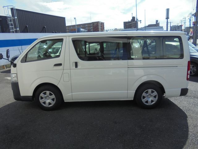 TOYOTA REGIUSACE VAN 1.2T 2 2019 Image 31