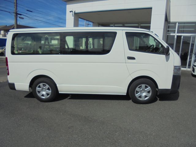 TOYOTA REGIUSACE VAN 1.2T 2 2019 Image 31