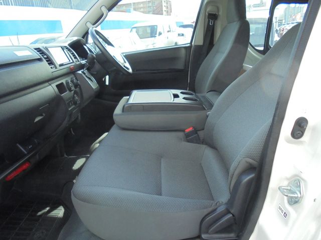 TOYOTA REGIUSACE VAN 1.2T 2 2019 Image 31