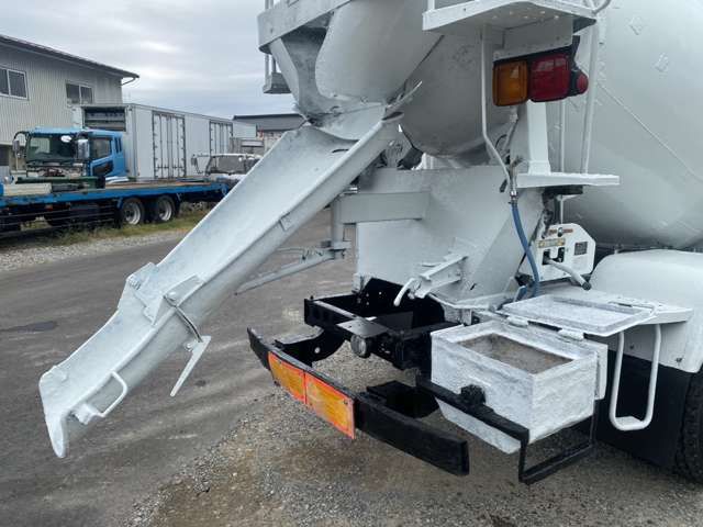 MITSUBISHI FUSOU FIGHTER 2005 Image 31