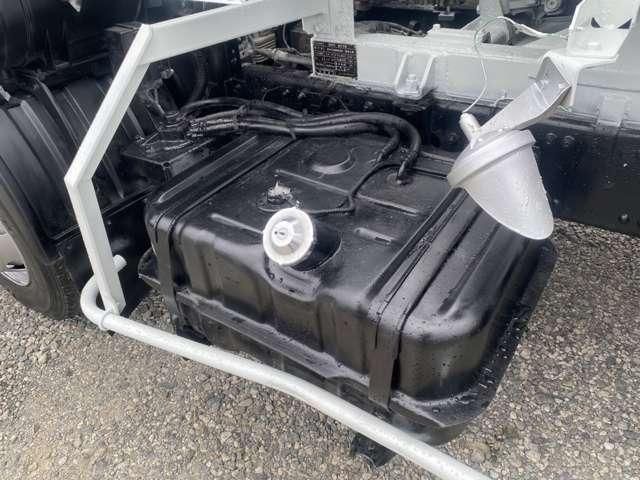 MITSUBISHI FUSOU FIGHTER 2005 Image 31