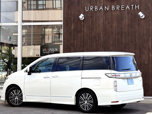 NISSAN ELGRAND 2017 Image 31