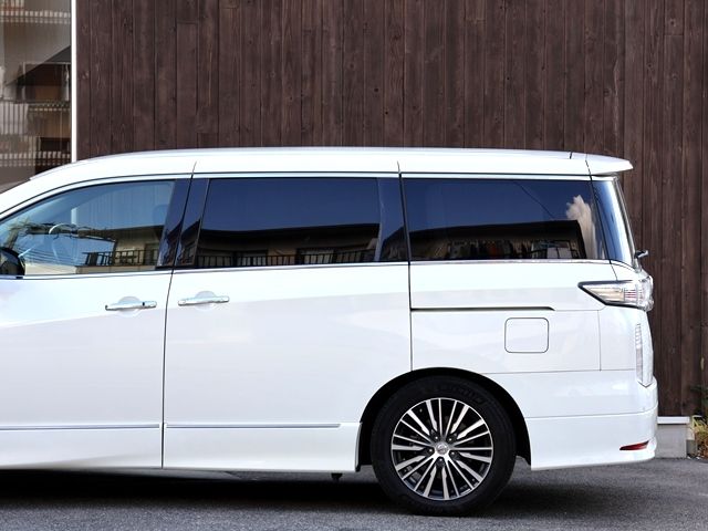NISSAN ELGRAND 2017 Image 31