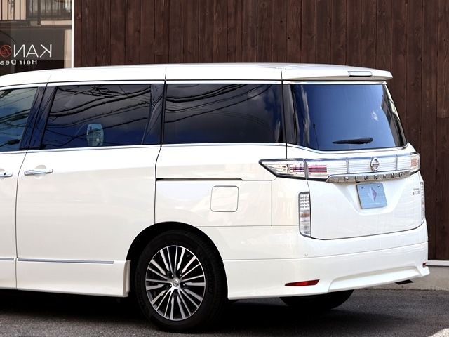 NISSAN ELGRAND 2017 Image 31