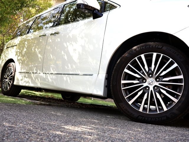 NISSAN ELGRAND 2017 Image 31