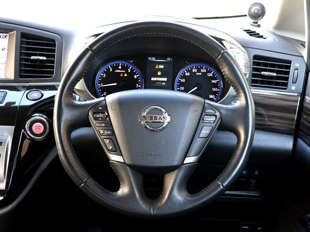 NISSAN ELGRAND 2017 Image 31