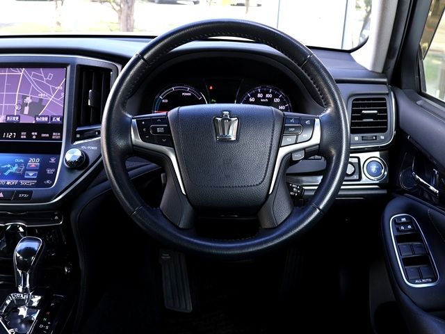 TOYOTA CROWN SEDAN HYBRID 2013 Image 31