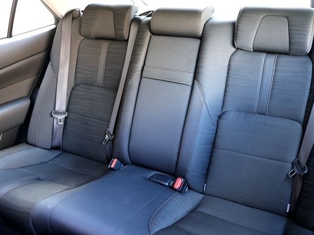 TOYOTA CROWN SEDAN HYBRID 2013 Image 31