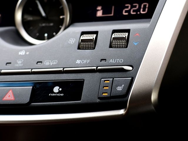 TOYOTA LEXUS NX300 2018 Image 31