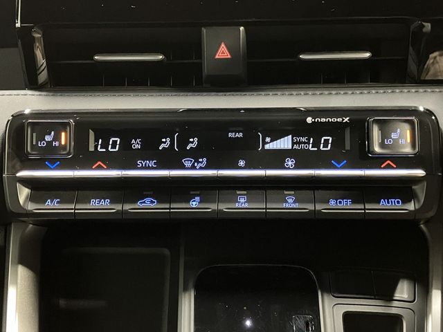 TOYOTA VOXY HYBRID 2022 Image 31