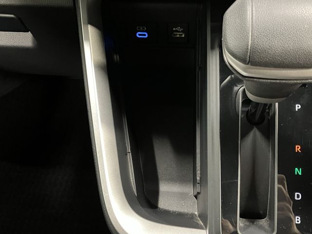 TOYOTA VOXY HYBRID 2022 Image 31