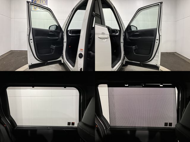 TOYOTA VOXY HYBRID 2022 Image 31