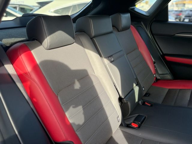 TOYOTA LEXUS NX300 2019 Image 31