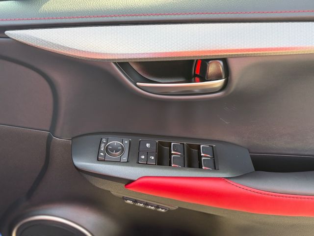 TOYOTA LEXUS NX300 2019 Image 31