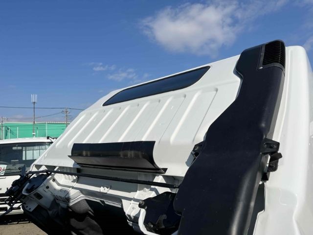 MITSUBISHI CANTER 2013 Image 31