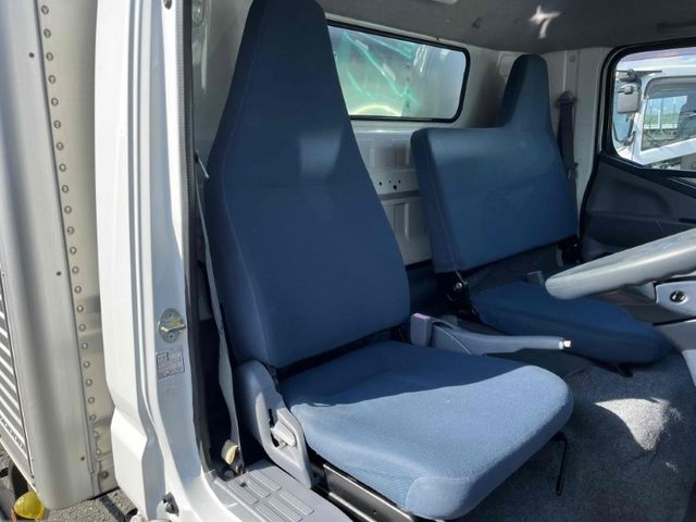 MITSUBISHI CANTER 2013 Image 31