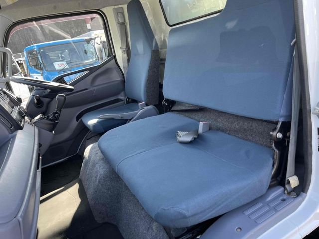 MITSUBISHI CANTER 2013 Image 31