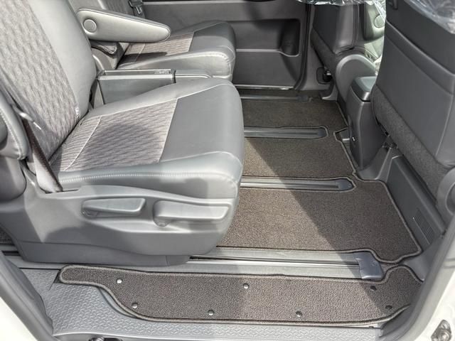 TOYOTA NOAH HYBRID 2024 Image 31