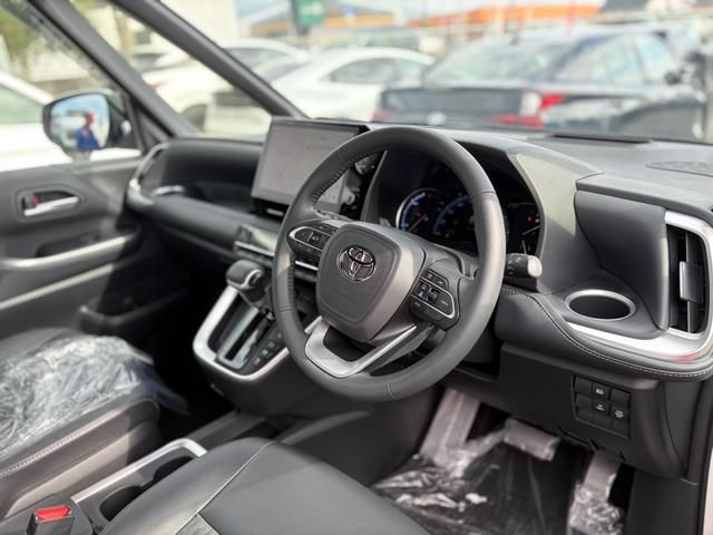 TOYOTA NOAH HYBRID 2024 Image 31