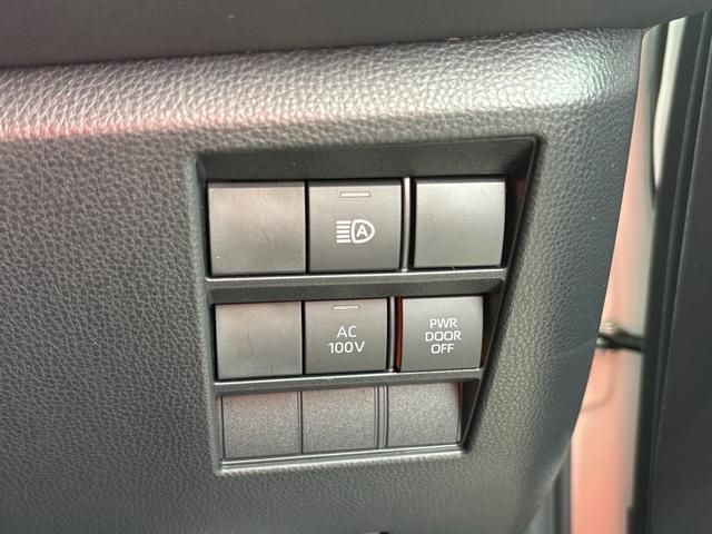 TOYOTA NOAH HYBRID 2024 Image 31