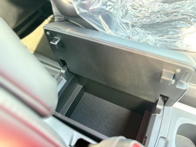 TOYOTA NOAH HYBRID 2024 Image 31