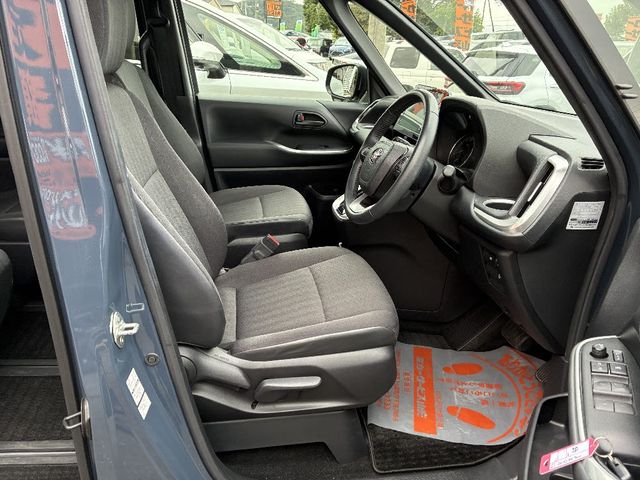 TOYOTA VOXY 2022 Image 31