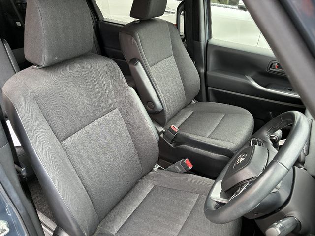 TOYOTA VOXY 2022 Image 31