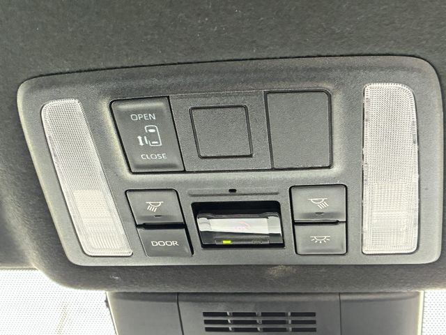 TOYOTA VOXY 2022 Image 31