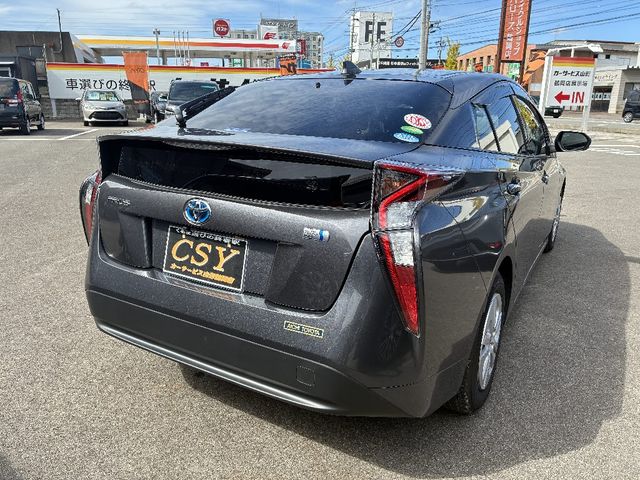 TOYOTA PRIUS 2018 Image 31