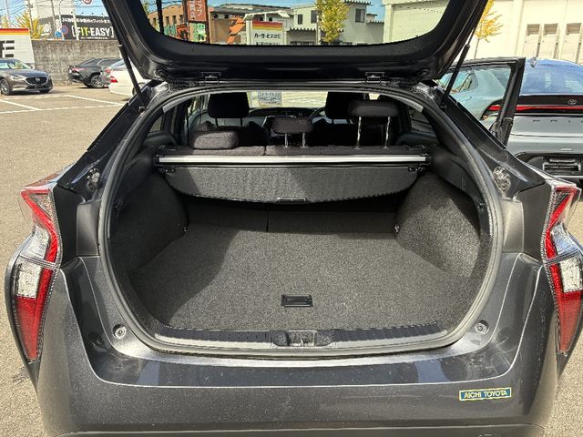 TOYOTA PRIUS 2018 Image 31