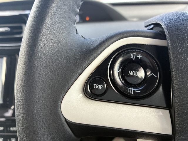 TOYOTA PRIUS 2018 Image 31