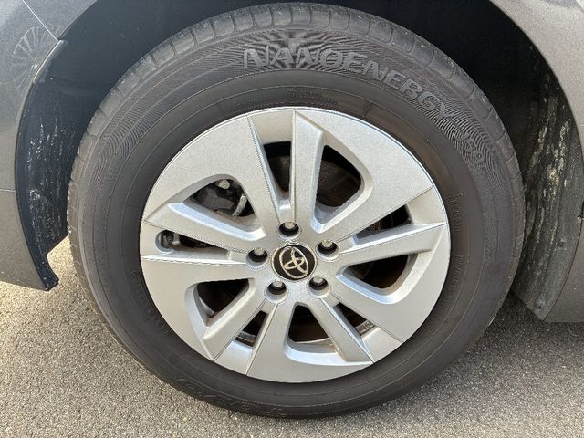 TOYOTA PRIUS 2018 Image 31