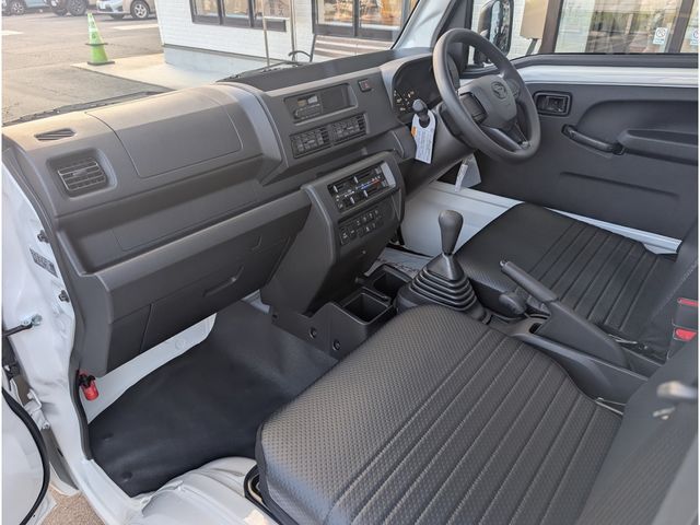 DAIHATSU HIJET TRUCK 4WD 2025 Image 31