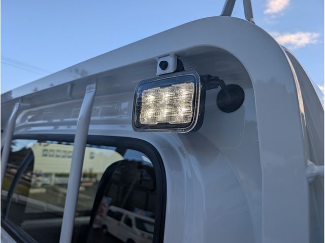 DAIHATSU HIJET TRUCK 4WD 2025 Image 31