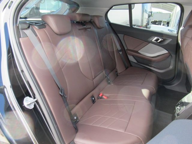 BMW 1SERIES 2025 Image 31