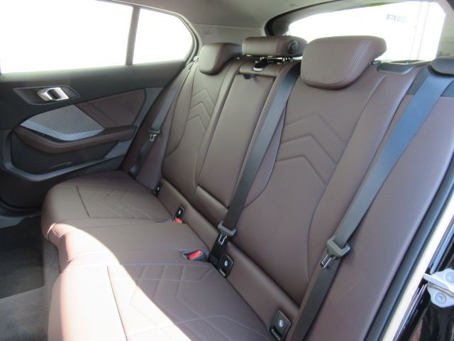 BMW 1SERIES 2025 Image 31