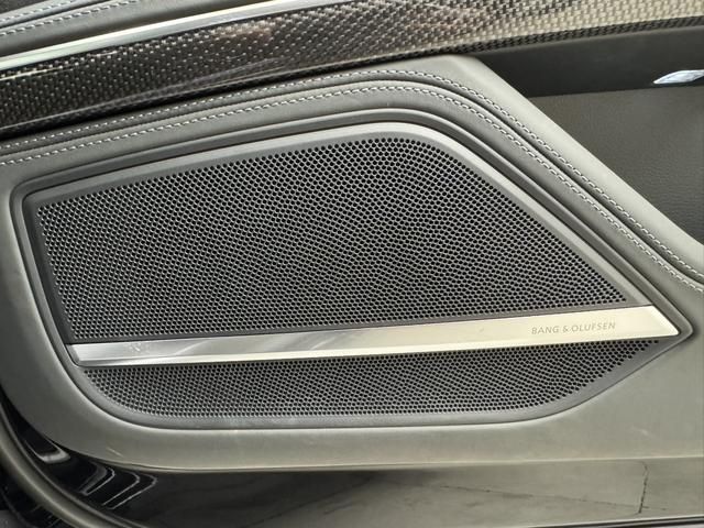 AUDI S8 2022 Image 31