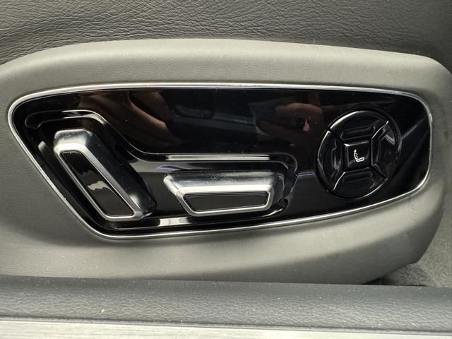 AUDI S8 2022 Image 31