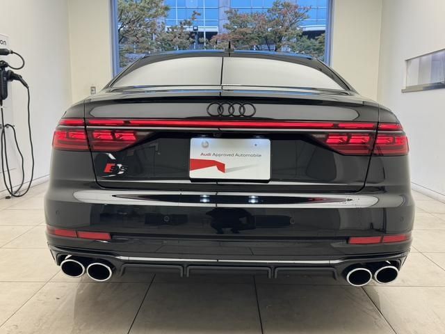 AUDI S8 2022 Image 31