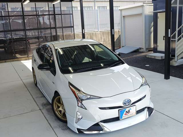 TOYOTA PRIUS 2017 Image 31
