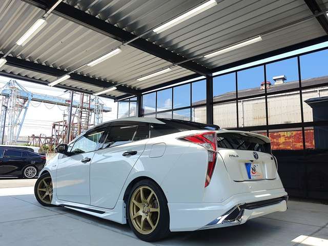 TOYOTA PRIUS 2017 Image 31