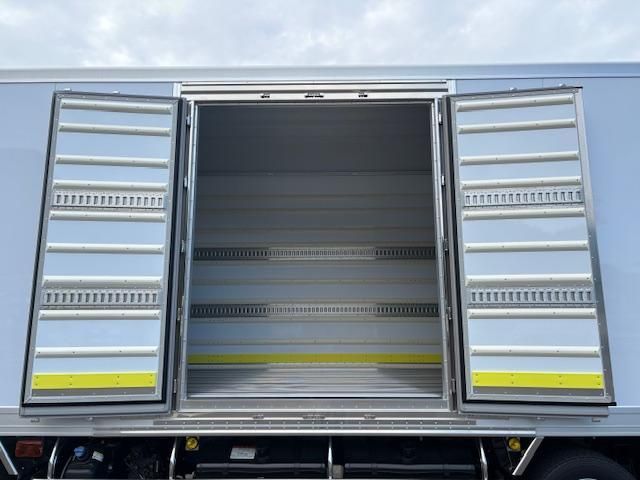 MITSUBISHI FUSOU SUPER GREAT 2025 Image 31